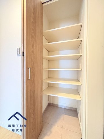 エメラルドマンションリバーサイド貝塚の収納