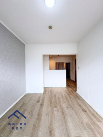 エメラルドマンションリバーサイド貝塚の居間・リビング