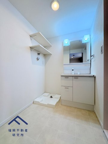 エメラルドマンションリバーサイド貝塚の独立洗面台