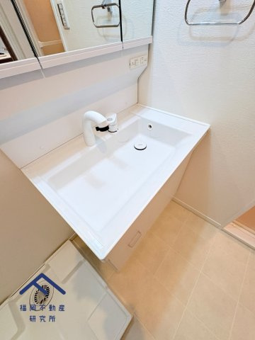 エメラルドマンションリバーサイド貝塚の独立洗面台