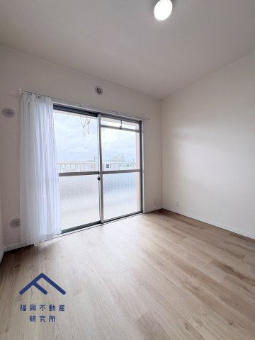 エメラルドマンションリバーサイド貝塚の洋室