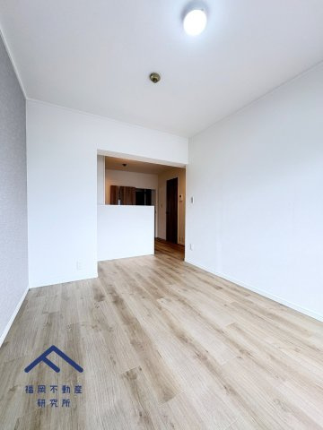 エメラルドマンションリバーサイド貝塚の洋室