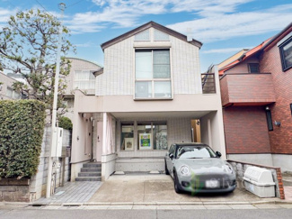 【外観】 | 目黒区下目黒5丁目 | 流行に左右されず、将来にわたって価値が継続する「上質」な佇まい。おしゃれな雰囲気や自然の潤い、親しみやすさといった個性が街に新たな価値をもたらしています。