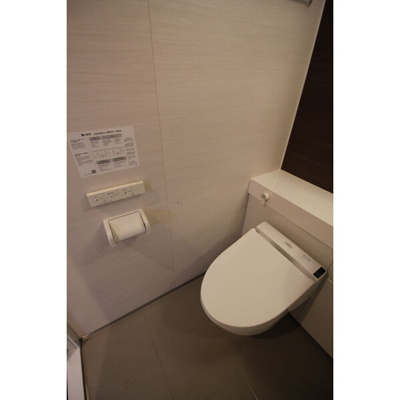 【トイレ】 | CLASS HILLS 難波南 | 落ち着いた色調のトイレです