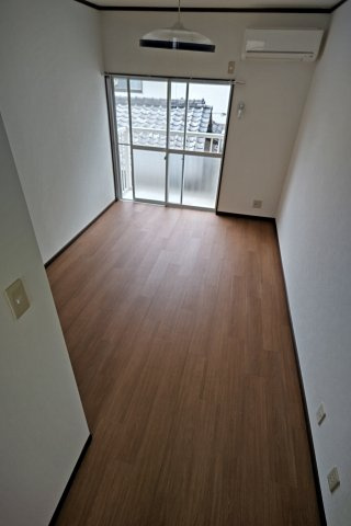 コーポポニーの居間・リビング