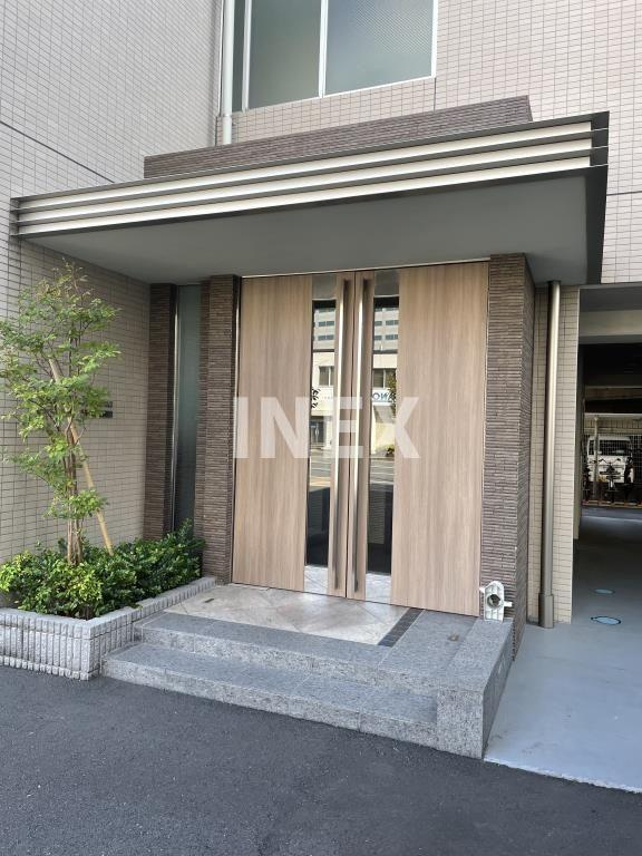 横浜市神奈川区子安通２丁目の賃貸マンションのエントランス