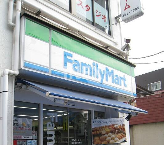 横浜市神奈川区子安通２丁目の賃貸マンションの周辺|ファミリーマートまで402m