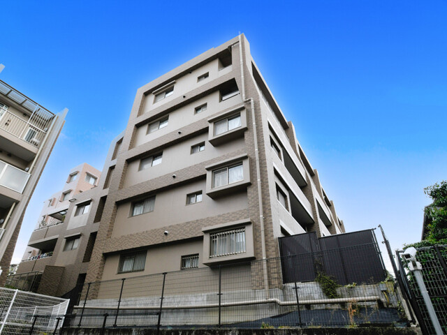 ネオグランデ北千里・藤白台の外観