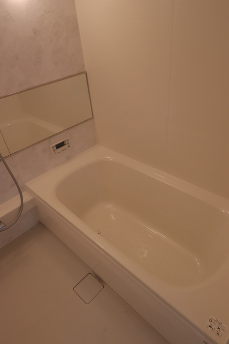 モンテベール南風の浴室|落ち着いた空間のお風呂です