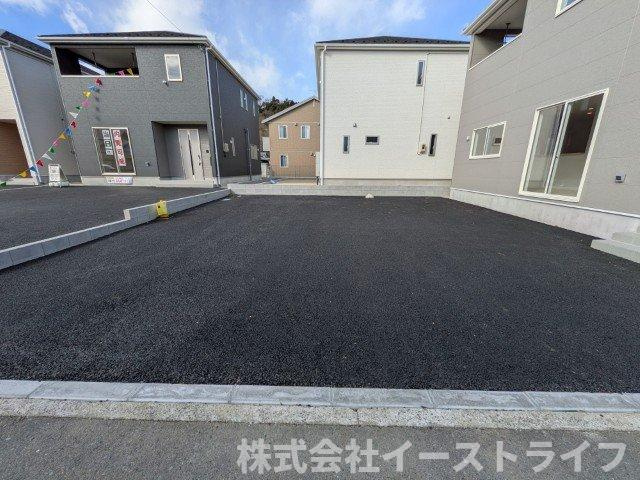 【新築戸建】　いわき市小名浜南富岡第1　全5棟の駐車場|2号棟写真　カースペースです（3台駐車可能）
