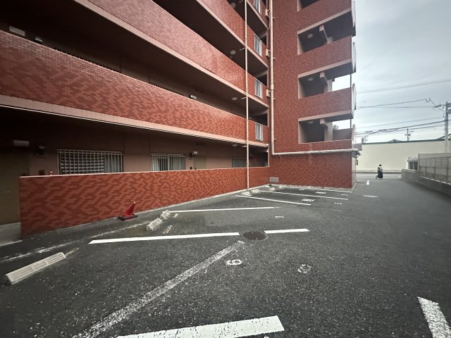 リエス豊田浄水の駐車場