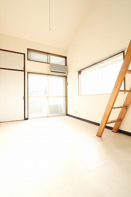 ソレイユ水城の居間・リビング