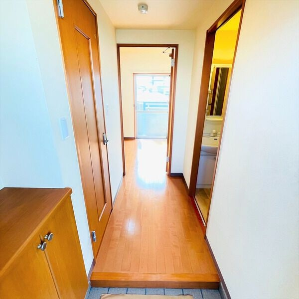 荒畑ハイツの玄関