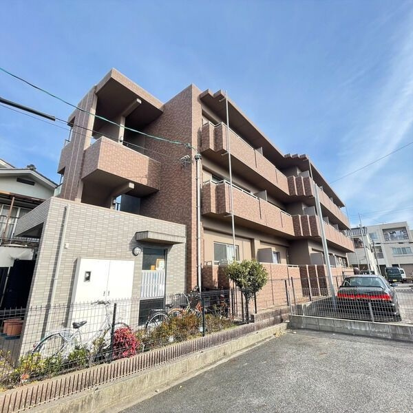 荒畑ハイツの外観