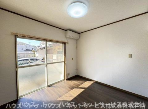 ブルージュ千駄堀の居間・リビング