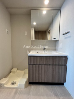 【独立洗面台】 | ファインレジデンス大阪本町 | 三面鏡の独立洗面台♪