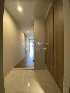 【玄関】 | ファインレジデンス大阪本町 | 人感センサーの玄関♪