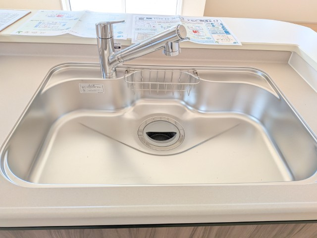 【新築戸建】　いわき市小名浜大原1期　全6棟　長期優良住宅の周辺|ファミリーマートいわき小名浜六反田店まで306ｍ　徒歩4分