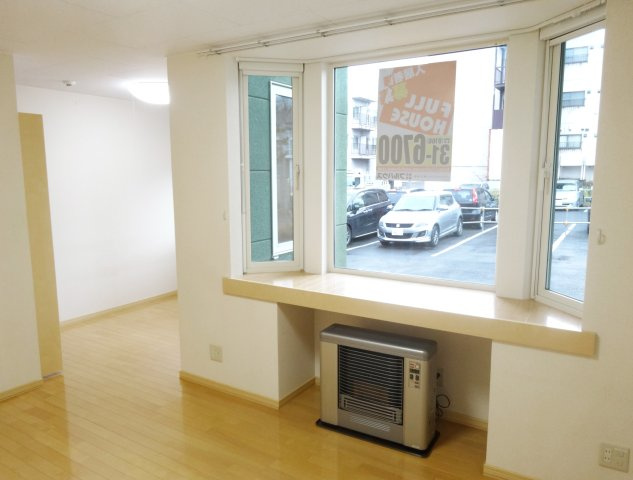 エルム医大前 A棟の居間・リビング