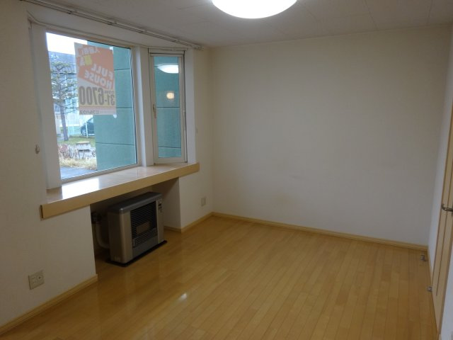 エルム医大前 A棟の居間・リビング