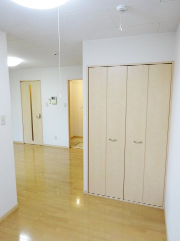 エルム医大前 A棟の居間・リビング