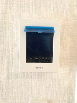 【セキュリティ】 | Cradle garden松原市北新町第8 | 来客時に便利なＴＶモニター付インターホン。訪問者を確認してから会話することができ、快適な暮らしを守ってくれます！