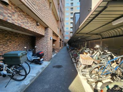 パデシオン六角堀川東の駐車場|駐輪場
