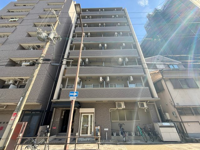 ノイエ新大阪A棟の外観