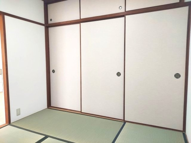 逆瀬川グリーンハイツB棟の和室|和室約4.5帖