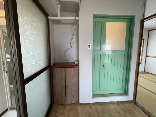 大蔵谷住宅の収納|【収納/ダイニングキッチン】
収納スペースが設置されています。日用品や小物を整理でき、居室をすっきり保てます。