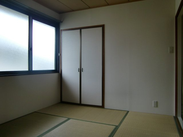 セジュール安倉B棟の収納|※同建物の類似写真となります。