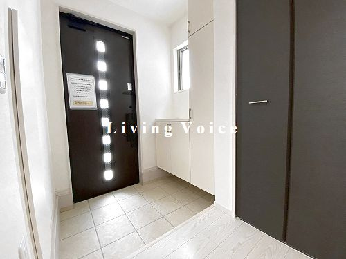 【玄関】 | 【仲介手数料０円】茅ヶ崎市柳島2期　新築一戸建て　1号棟　全2棟 | 茅ヶ崎市柳島2期　新築一戸建て　全2棟