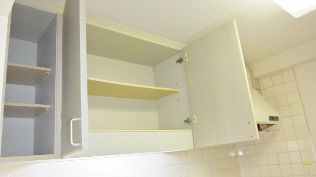 ペアヒルズ大野のその他|キッチン上部収納
