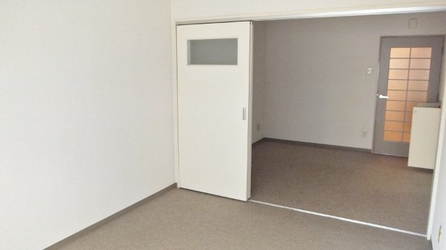 ペアヒルズ大野の居間・リビング|ダイニングと広げて使えます