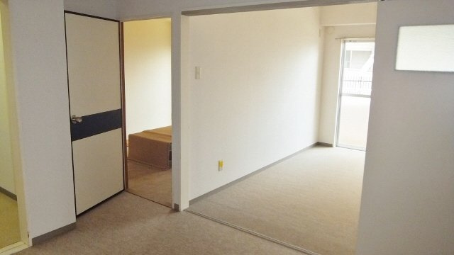 ペアヒルズ大野の内装|日当り良好です。