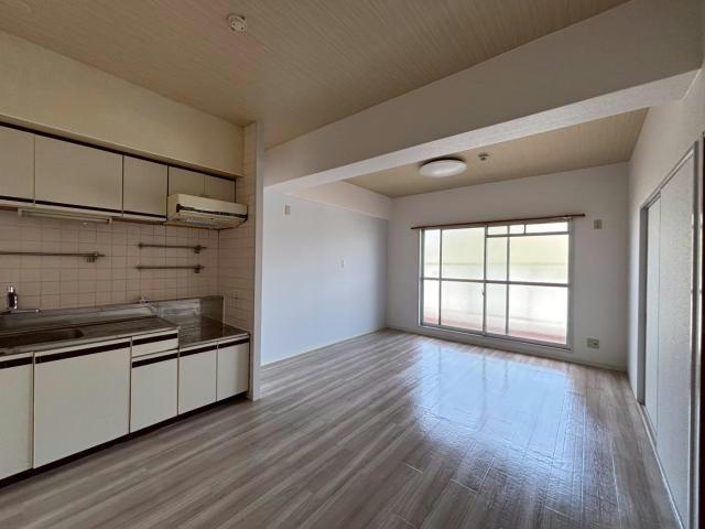 ブエナビスタ高砂の居間・リビング