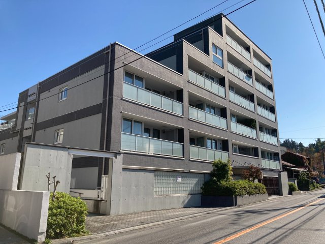 フィールド川和の外観