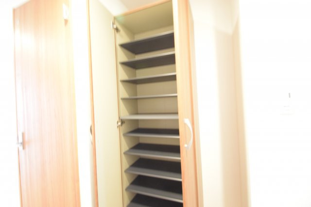 ボナール西船橋の収納|オートロック付きです。