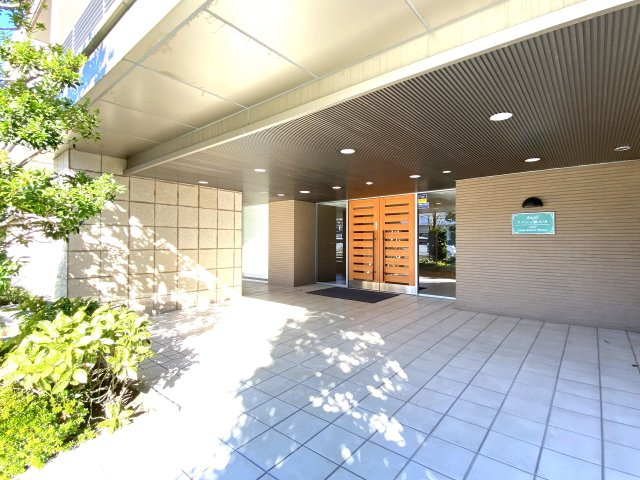 将来的にはお子様一人での通学も！無理なく通える駅徒歩8分の距離に立地します。