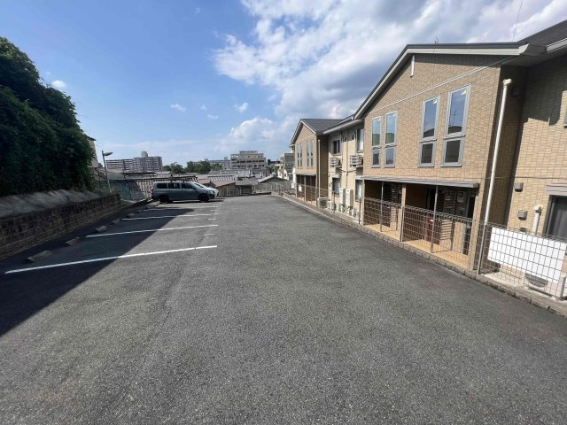 セレッソ　パティオＩＩＩの駐車場