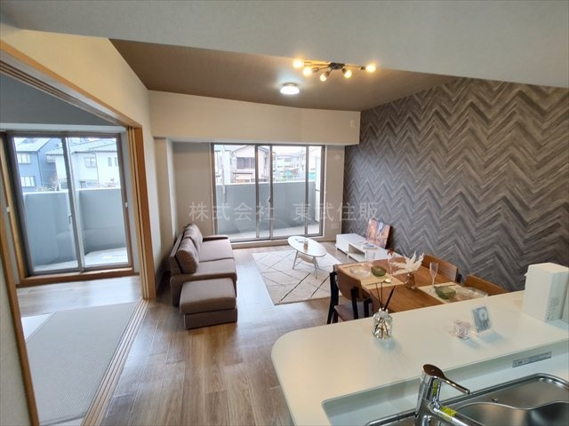 【居間・リビング】の画像