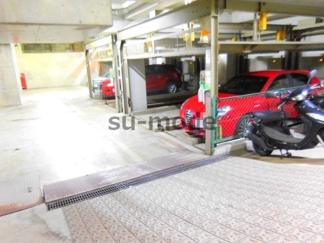 セントコージア城北の駐車場