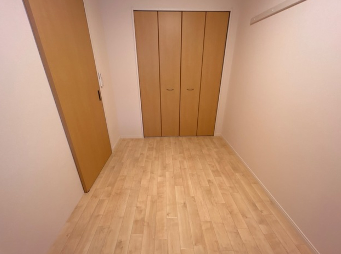 コンフォルトの洋室