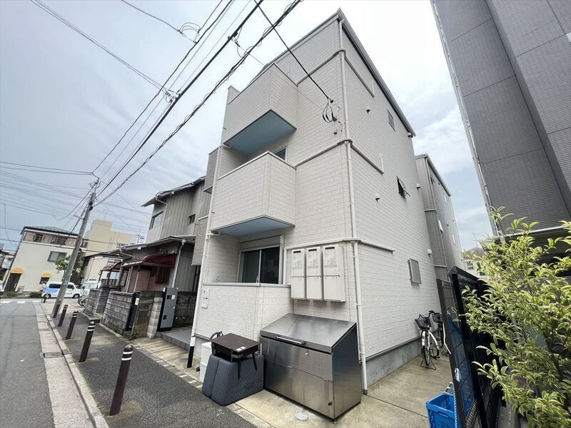 アウリー綾瀬の外観