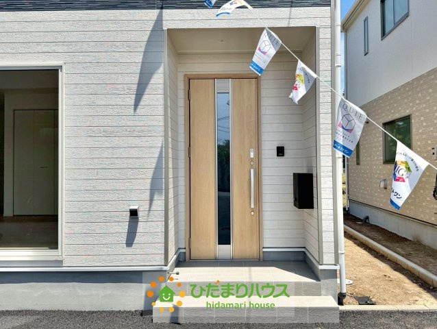 古河市諸川第9　新築一戸建て　02　クレイドルガーデンの玄関