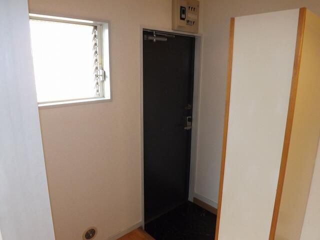高座渋谷第１４レジデンスの玄関