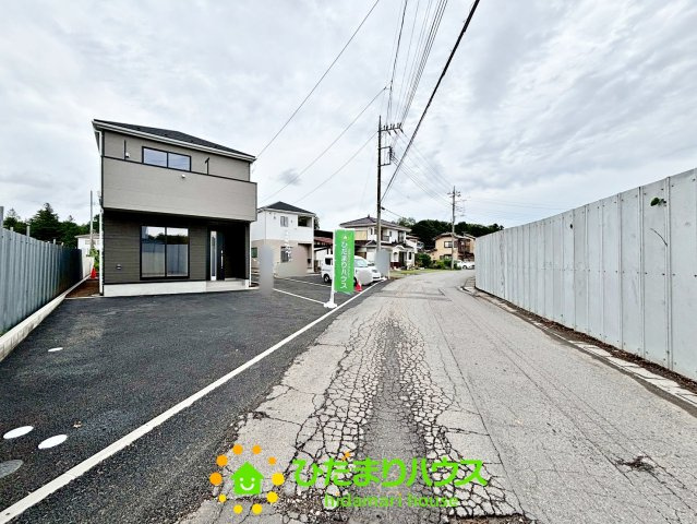 古河市諸川第9　新築一戸建て　01　クレイドルガーデンの前面道路含む現地写真
