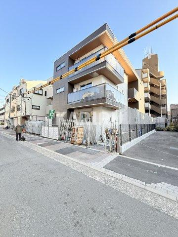 Clashist中宮3丁目の駐車場