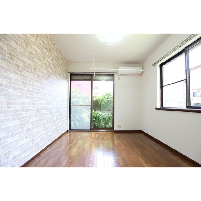 エステート武蔵台の居間・リビング