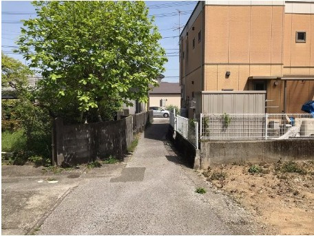 高知市横浜東町　建築条件なし売土地の前面道路含む現地写真